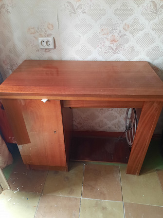 Отдам швейную ножную машинку Днепр - изображение 1